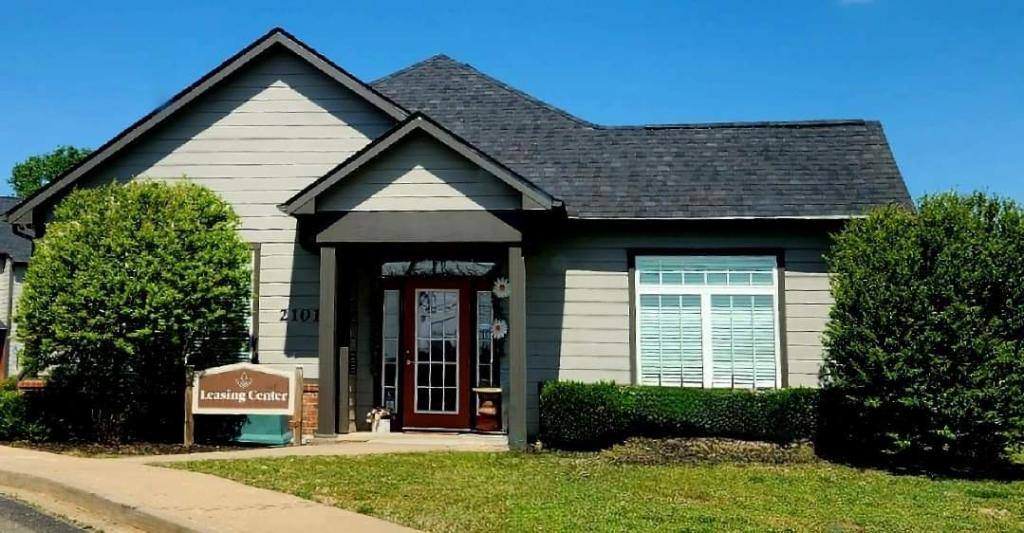 Apartment for rent at 2109 N Main St #202, Muskogee, OK 74401