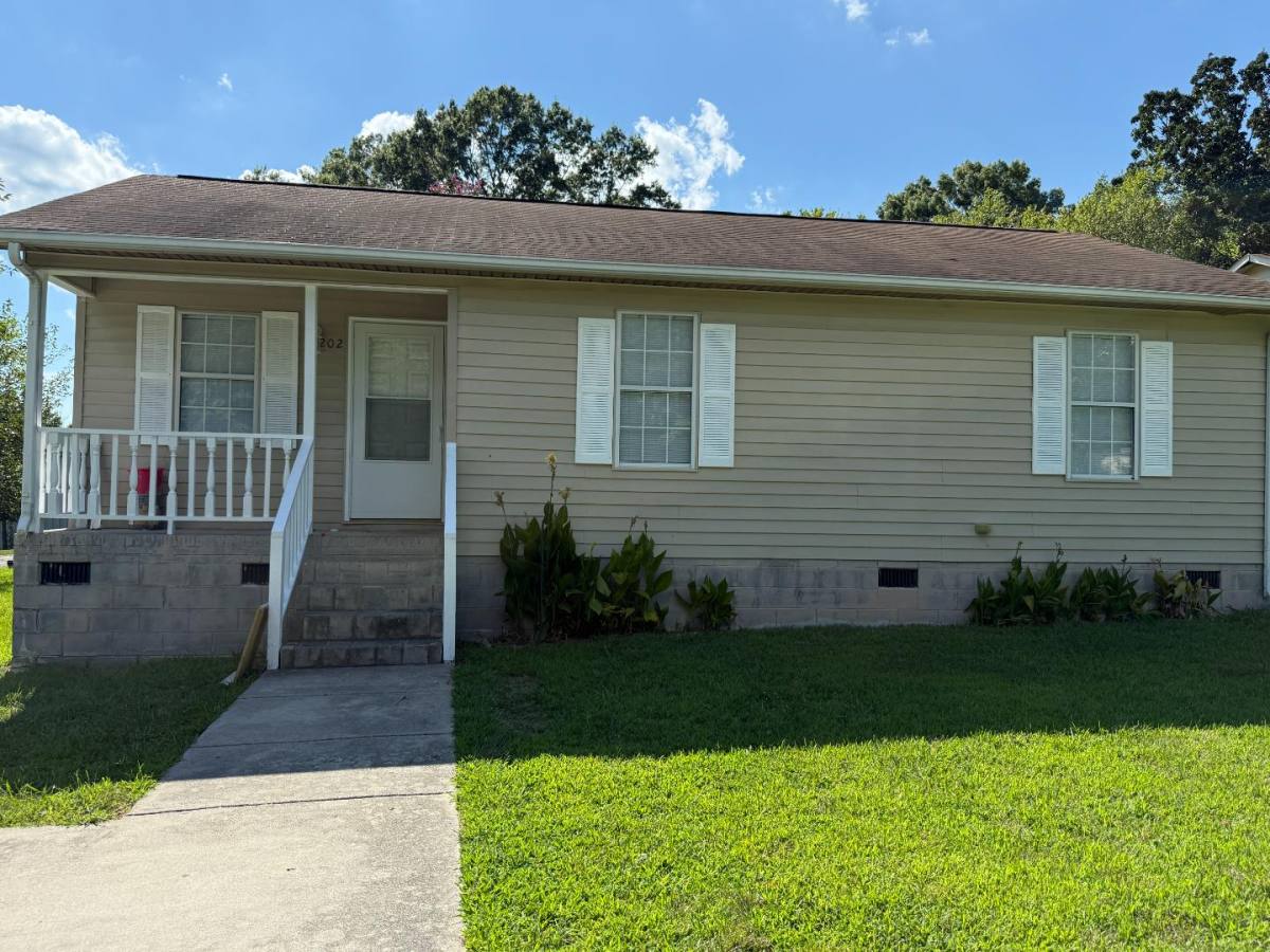 House for rent at 202 Charles St, Thomasville, NC 27360