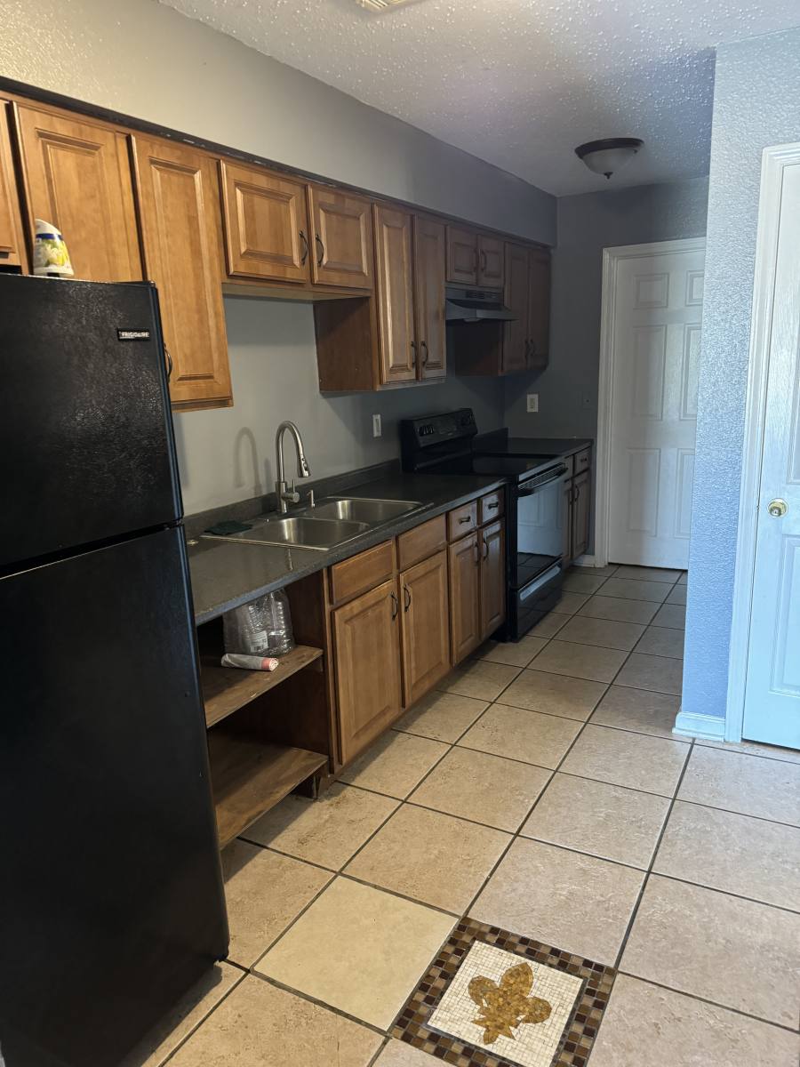 Townhouse for rent at 3710 Shangri-La Dr, Chalmette, LA 70043
