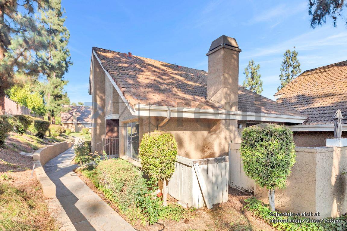 Townhouse for rent at 332 Kanan Rd, Oak Park, CA 91377