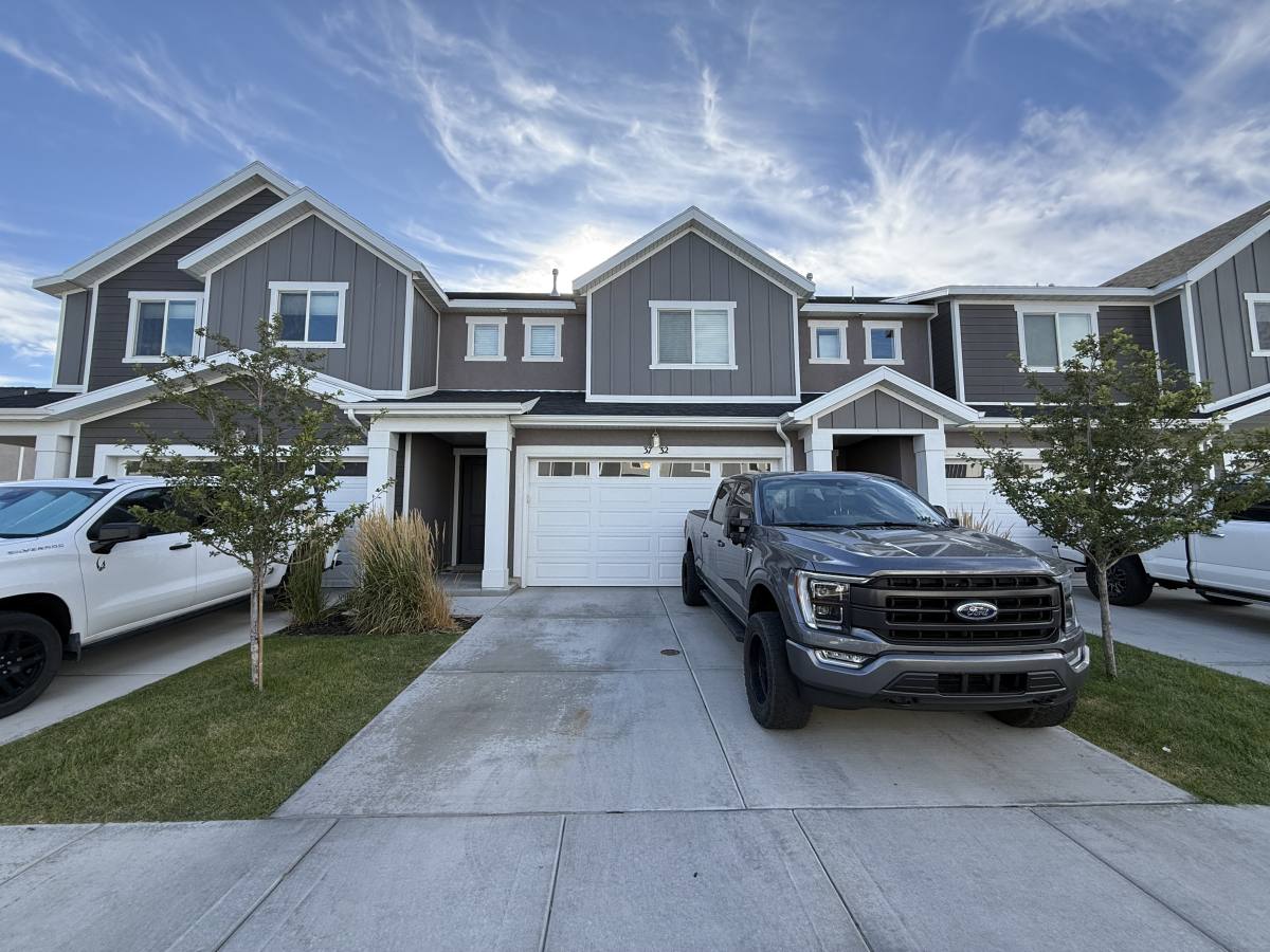 Townhouse for rent at 3732 S 3225 W, Ogden, UT 84401