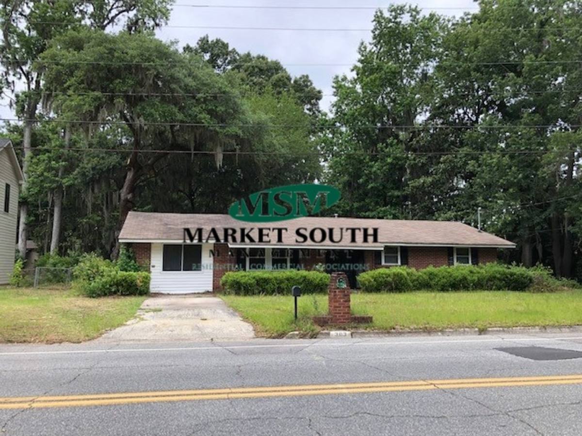 House for rent at 303 Edgewater Rd, Savannah, GA 31406