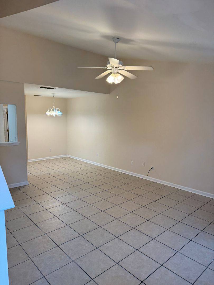 Townhouse for rent at 1344 Castelnau Court #2, Tallahassee, FL 32301