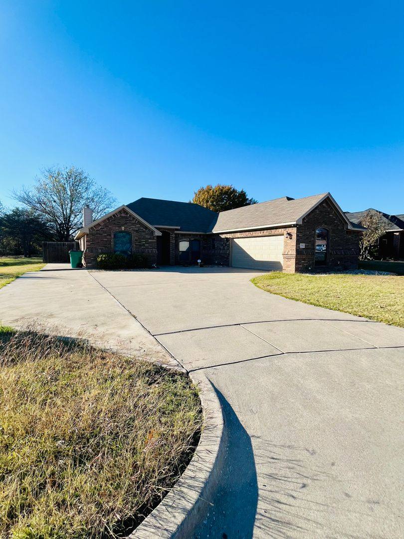 House for rent at 330 Jade Lane, Weatherford, TX 76086
