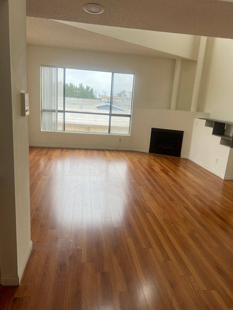 Apartment for rent at 12707 Caswell Ave, Los Angeles, CA 90066