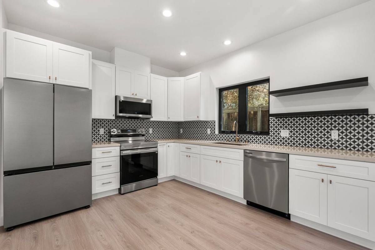 Apartment for rent at 8929-A Hubbard St, Culver City, CA 90232