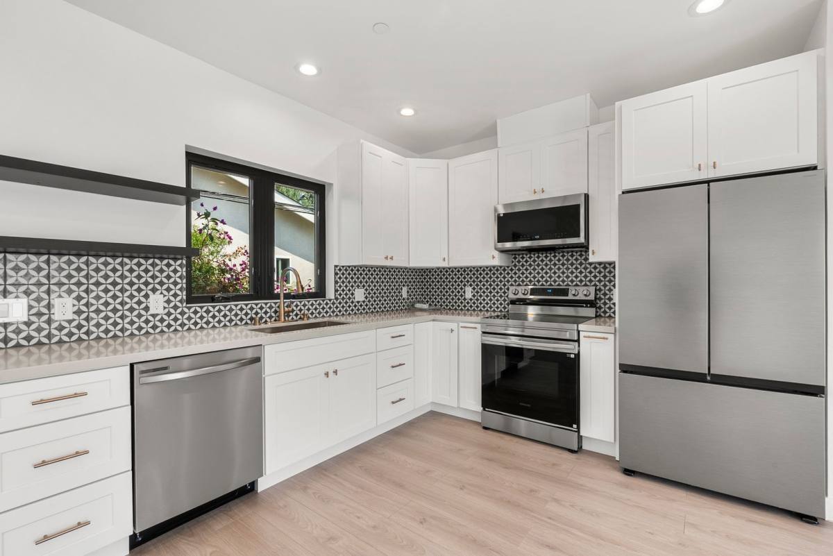 Apartment for rent at 8929-B Hubbard St, Culver City, CA 90232