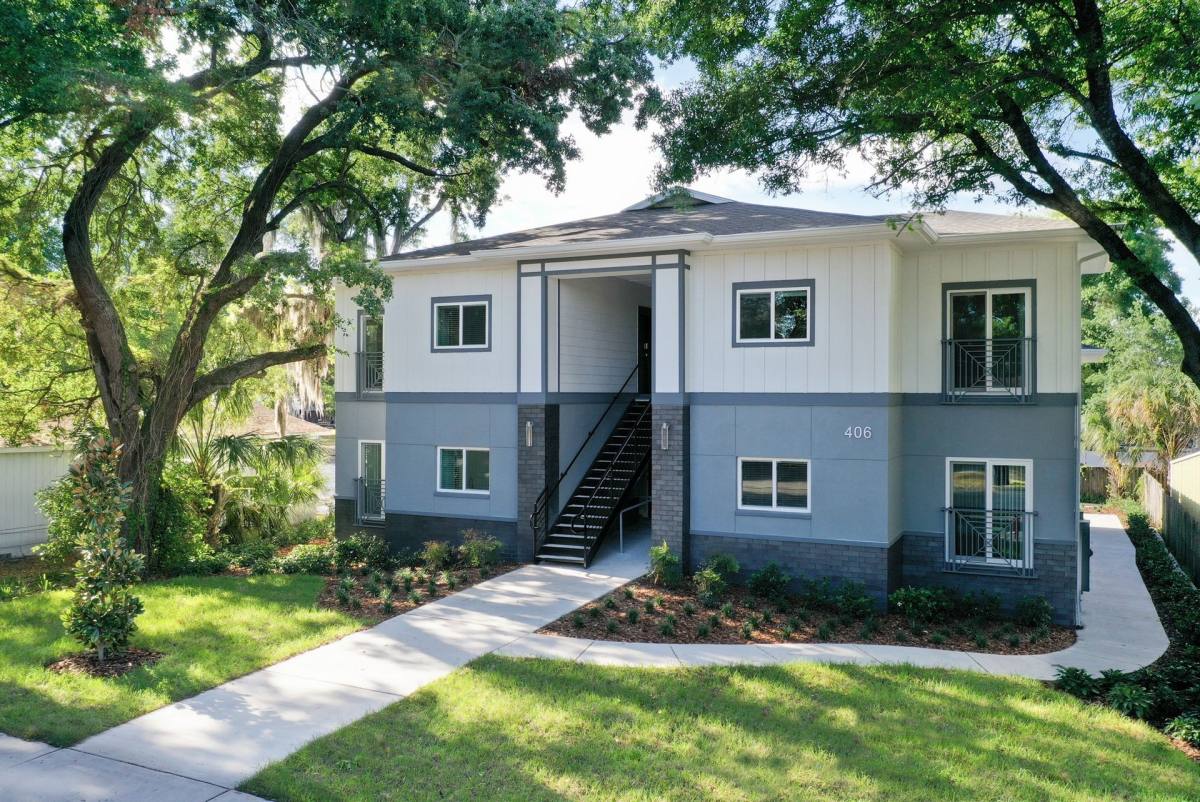 Apartment for rent at 406 W Amelia Ave, Tampa, FL 33602