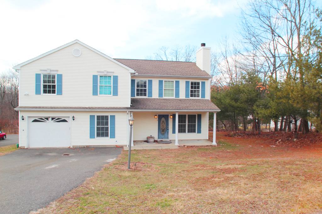 House for rent at 6 Stephanie Lane, Oakville, CT 06779