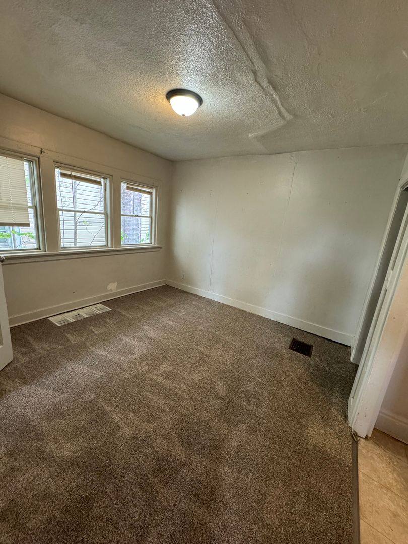 Apartment for rent at 313 E Ewing Ave, South Bend, IN 46613