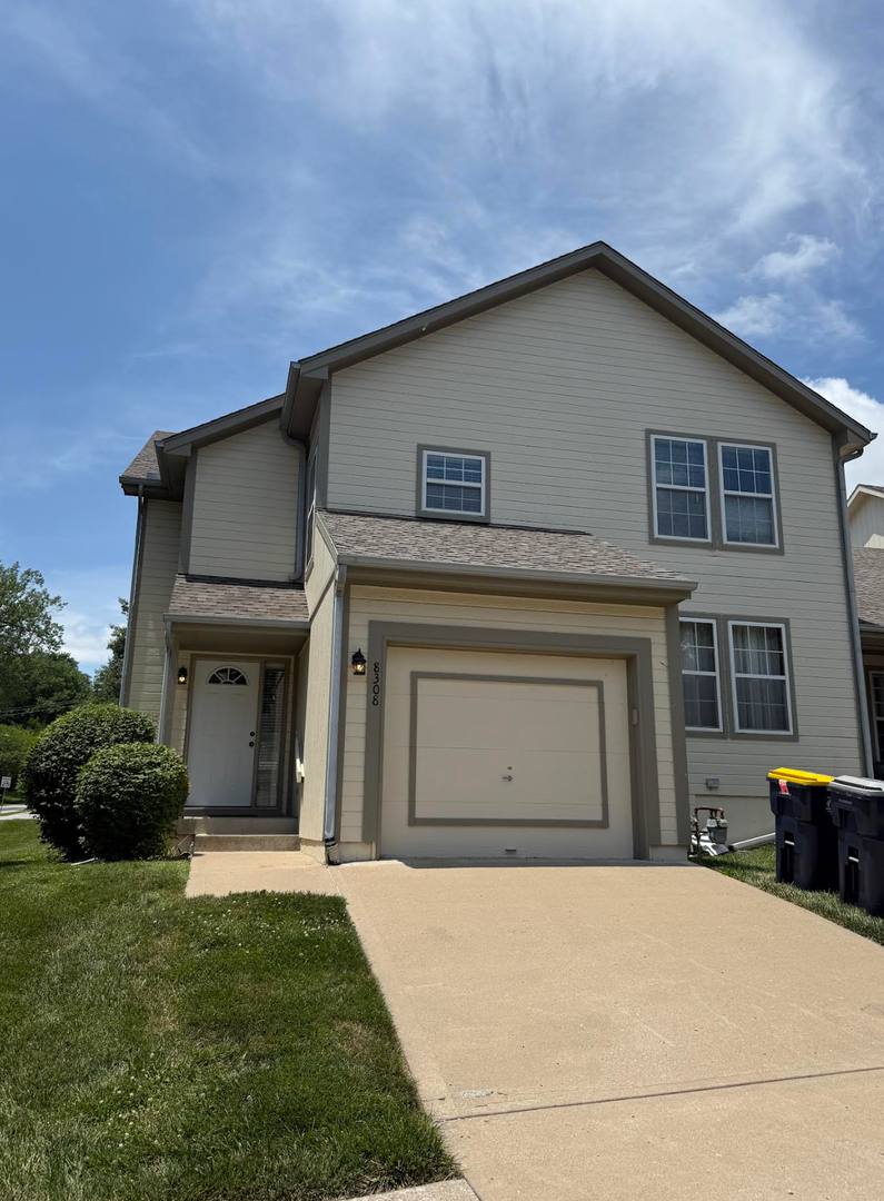 8308 N Barclay Circle, Kansas City, MO 64118