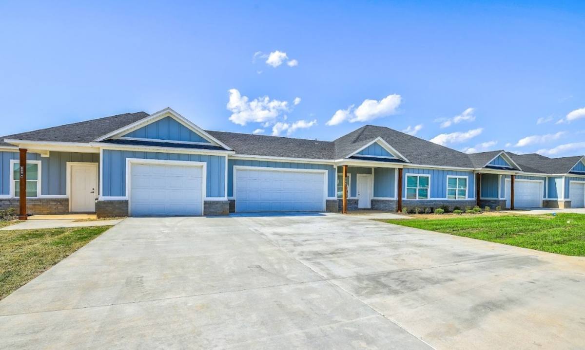 Apartment for rent at 693 Morsani Place, Springdale, AR 72762