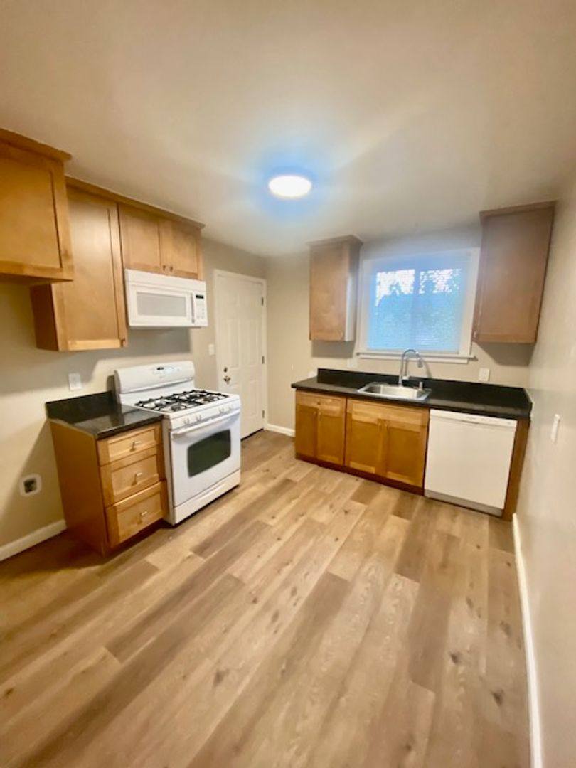 Apartment for rent at 1537 Truman St, Richmond, CA 94801
