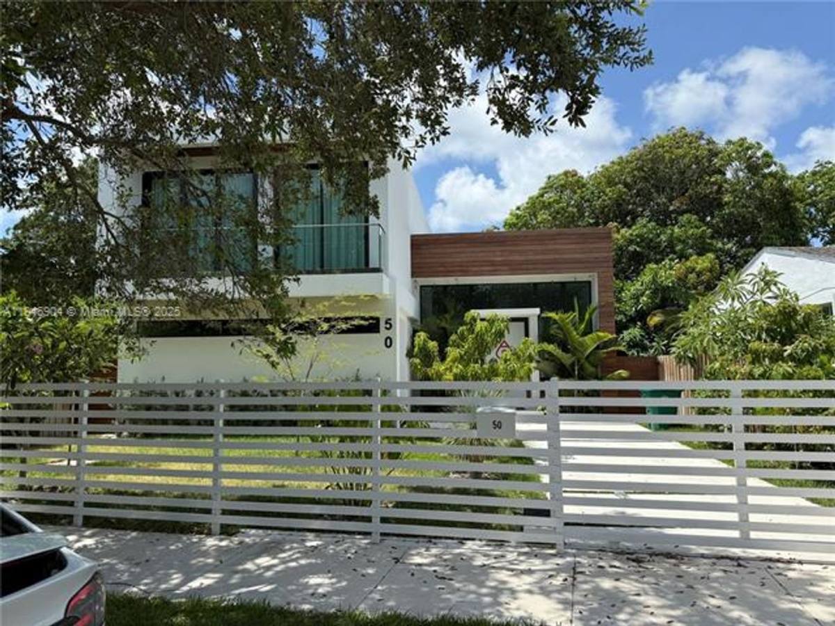 House for rent at 50 NE 49th St, Miami, FL 33137