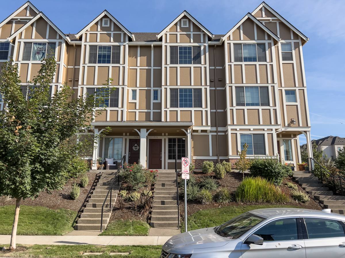 Townhouse for rent at 7170 NW Elise Ave, Portland, OR 97229