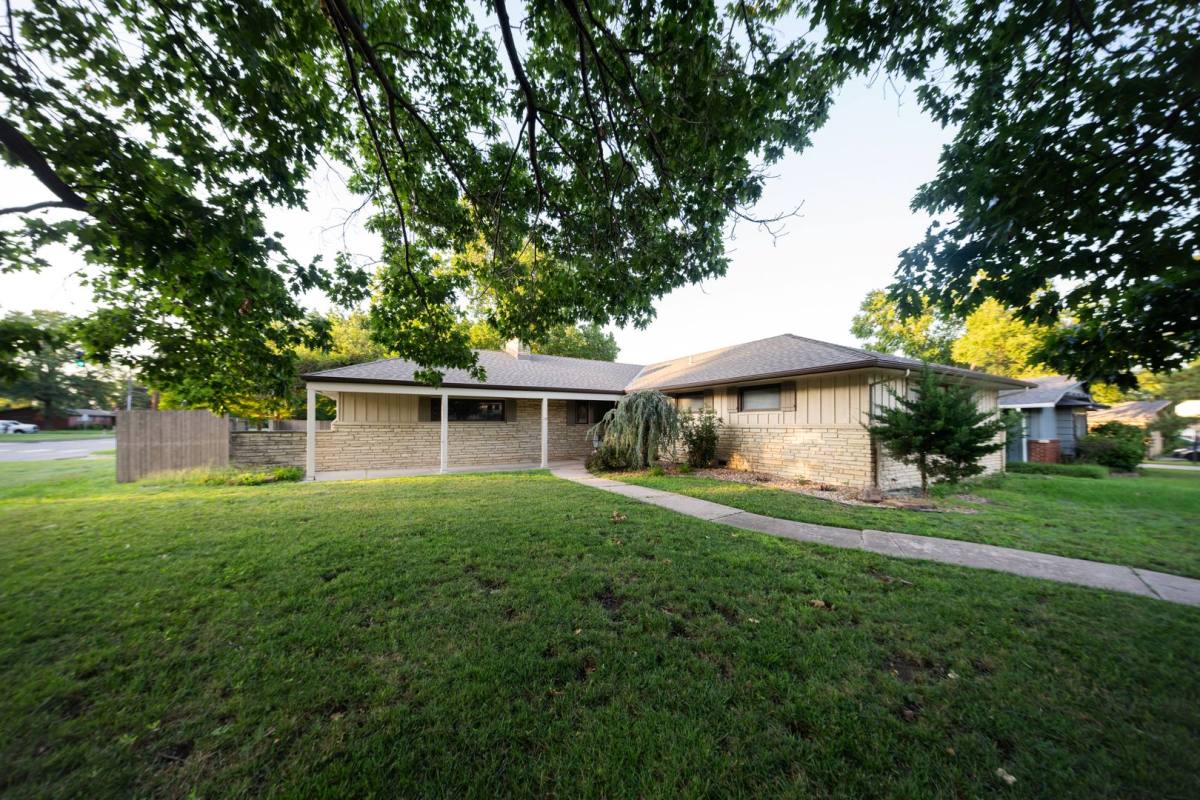 House for rent at 6042 E 10th St, Wichita, KS 67206