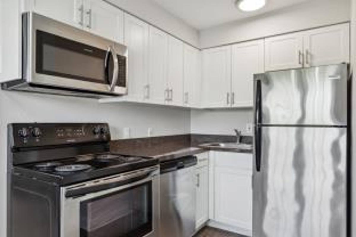 Townhouse for rent at 350 N York Rd, Hatboro, PA 19040