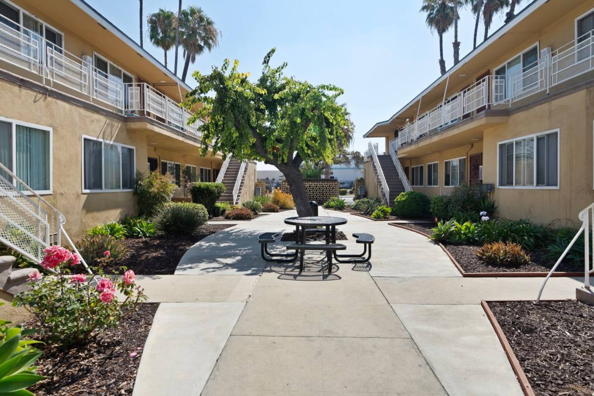 Apartment for rent at 13801 - 13817 Van Ness Ave, Gardena, CA 90249