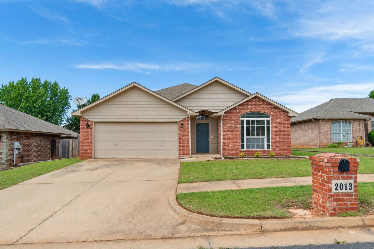 House for rent at 2013CEDARMEADOW Lane, Edmond, OK 73003