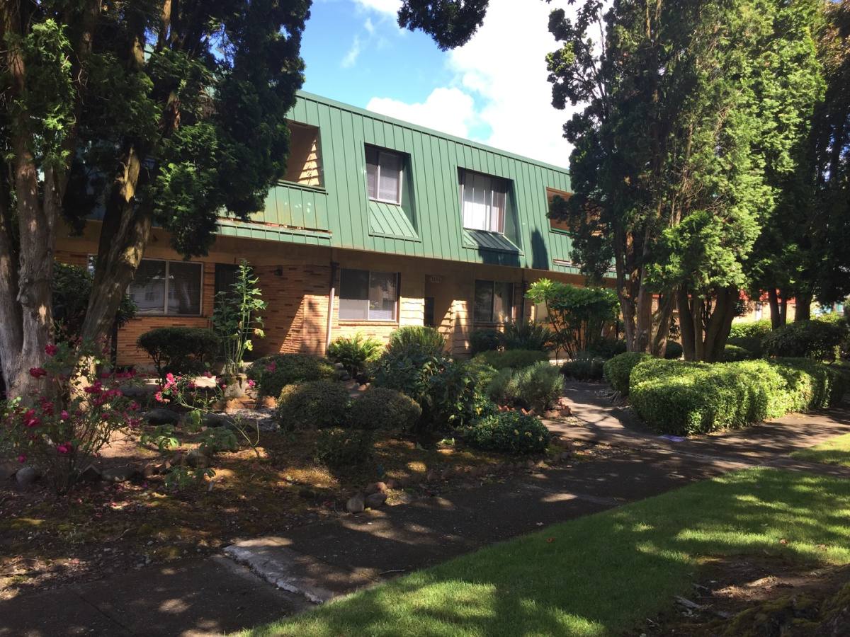 Apartment for rent at 1161 17th Ave, Longview, WA 98632
