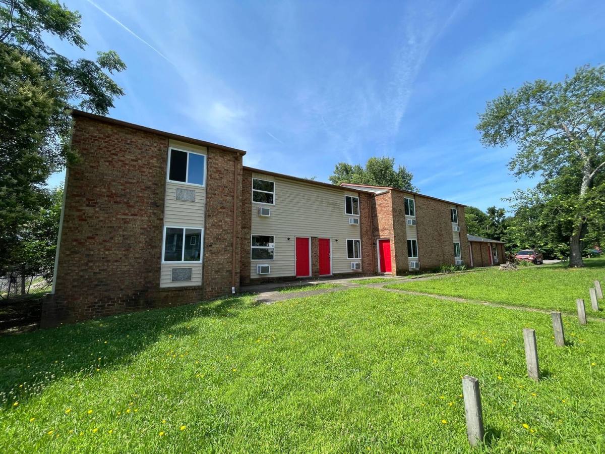 Apartment for rent at 405 W Graham St, Shelby, NC 28150