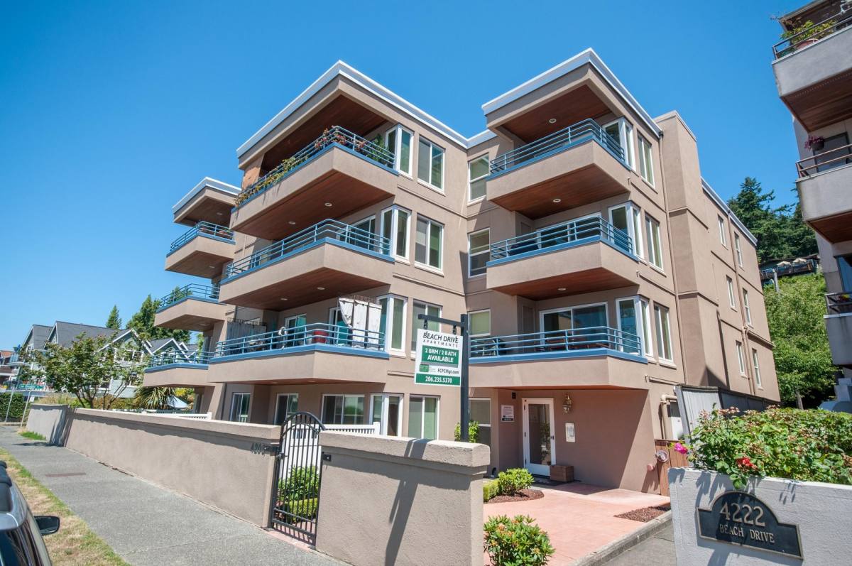 Apartment for rent at 4208 Beach Dr SW, Seattle, WA 98116