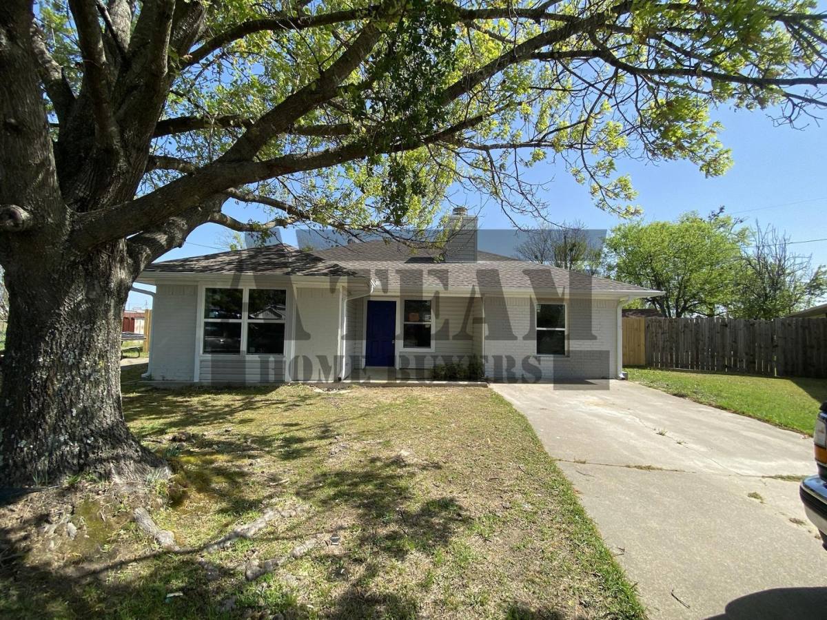 House for rent at 106 Colt Circle, Mabank, TX 75156