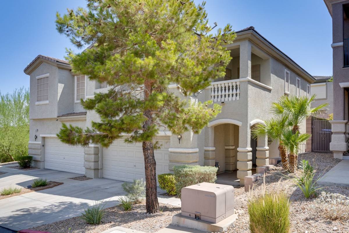 Townhouse for rent at 216 Serenity Crest St, Henderson, NV 89012