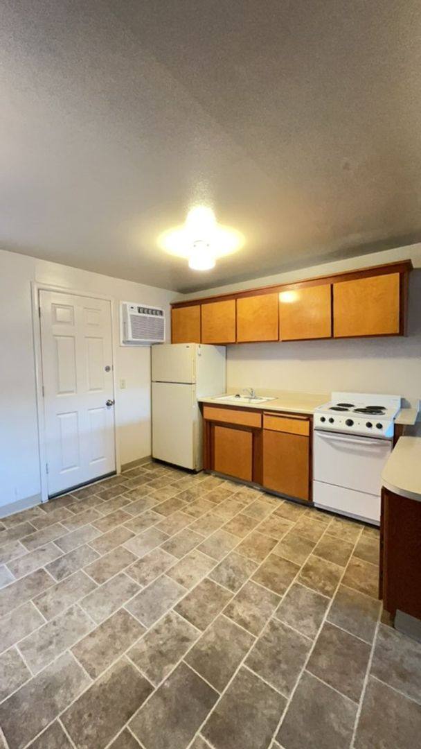 Apartment for rent at 6910 N Santa Fe Dr, Winton, CA 95388