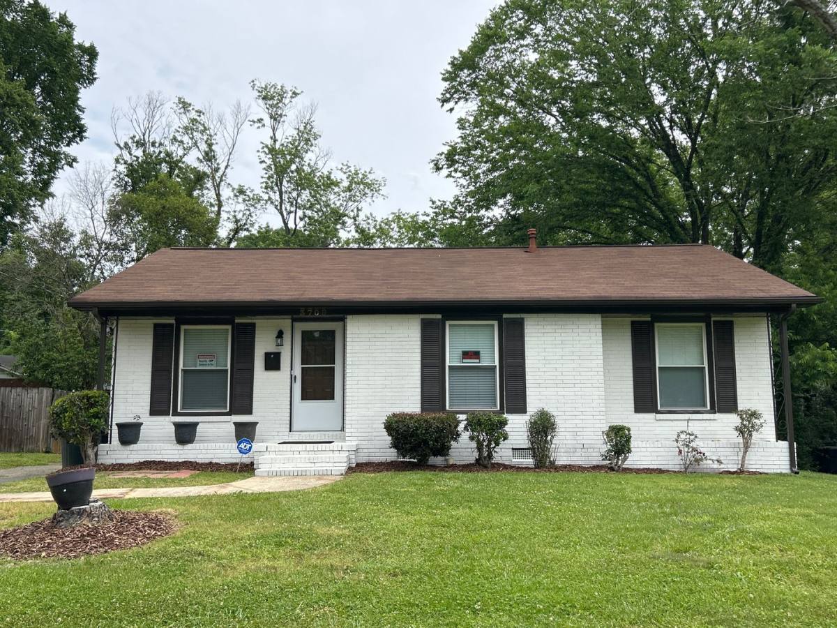 House for rent at 3709 Topsfield Rd, Charlotte, NC 28211