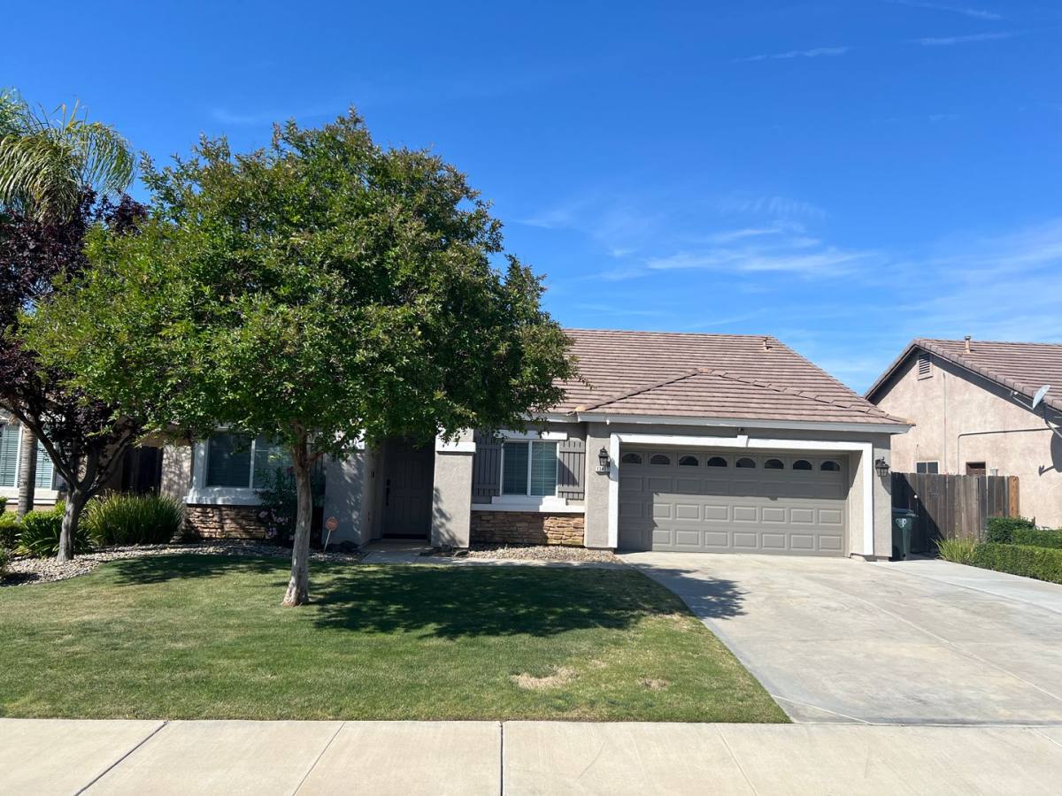 House for rent at 13417 Cheyenne Mountain Dr, Bakersfield, CA 93314