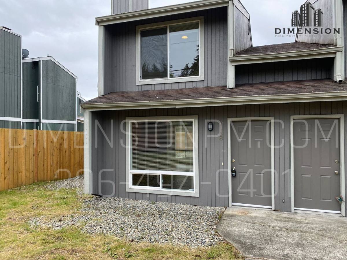 Townhouse for rent at 6108 29th St NE, Tacoma, WA 98422