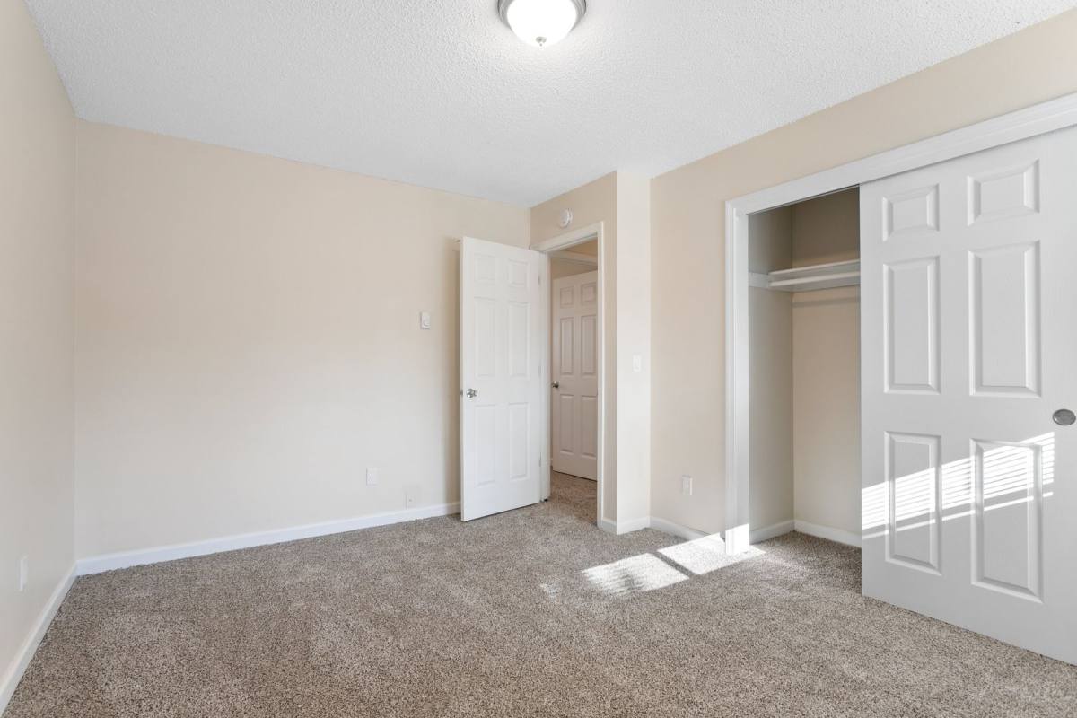 Apartment for rent at 16520 NE Glisan St, Portland, OR 97230