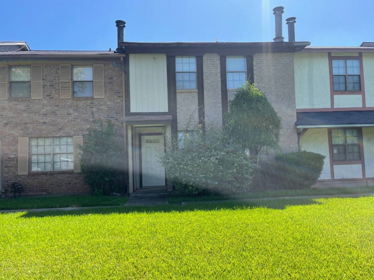 Townhouse for rent at 9972 Smugglers Cove, Shreveport, LA 71115