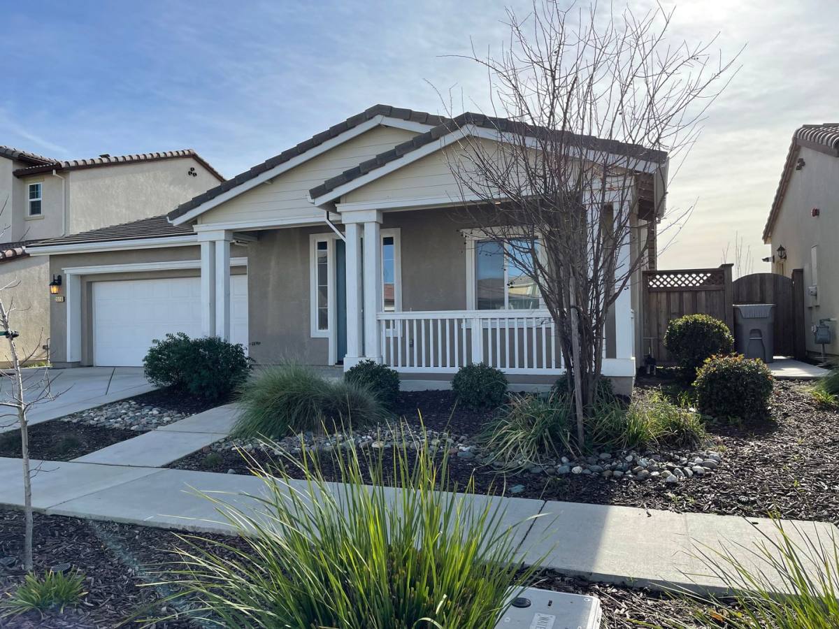 House for rent at 2016 Davis St, Woodland, CA 95776