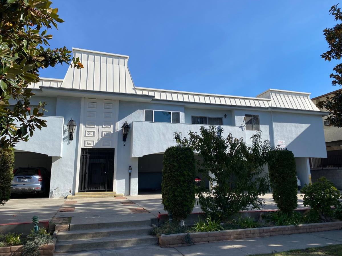 Apartment for rent at 3734 Delmas Terrace, Los Angeles, CA 90034