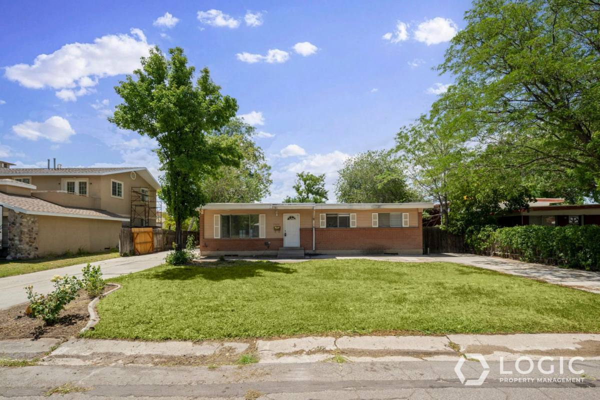 House for rent at 9326 S Sneddon Dr, Sandy, UT 84070