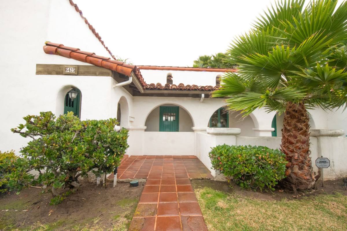 House for rent at 6425 Electric Ave, La Jolla, CA 92037