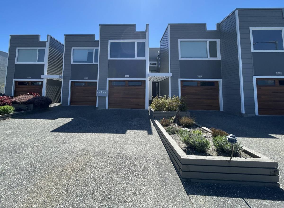 Condo for rent at 2305 Skyline Way, Anacortes, WA 98221
