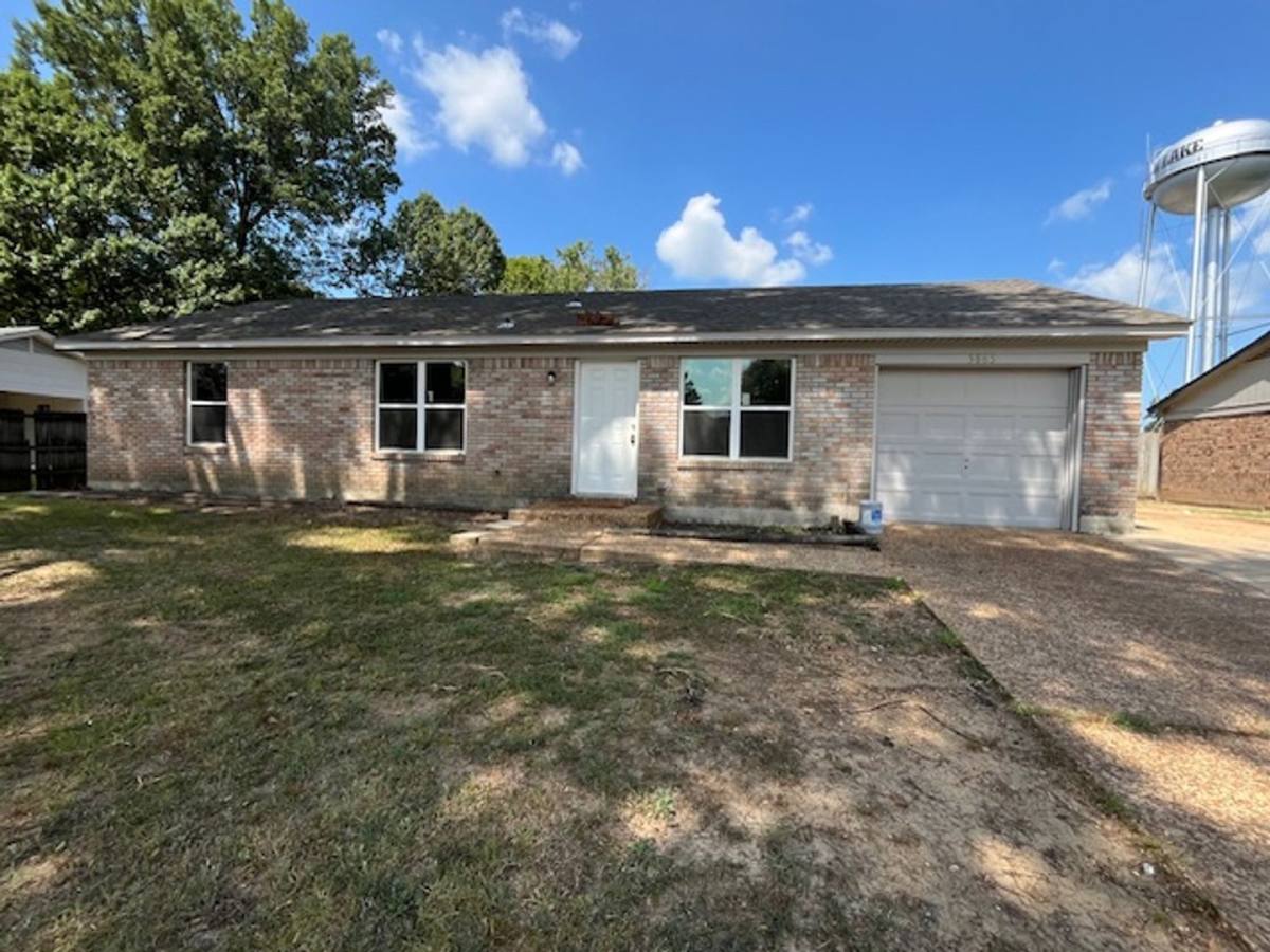 House for rent at 5865 Cherokee Dr, Horn Lake, MS 38637