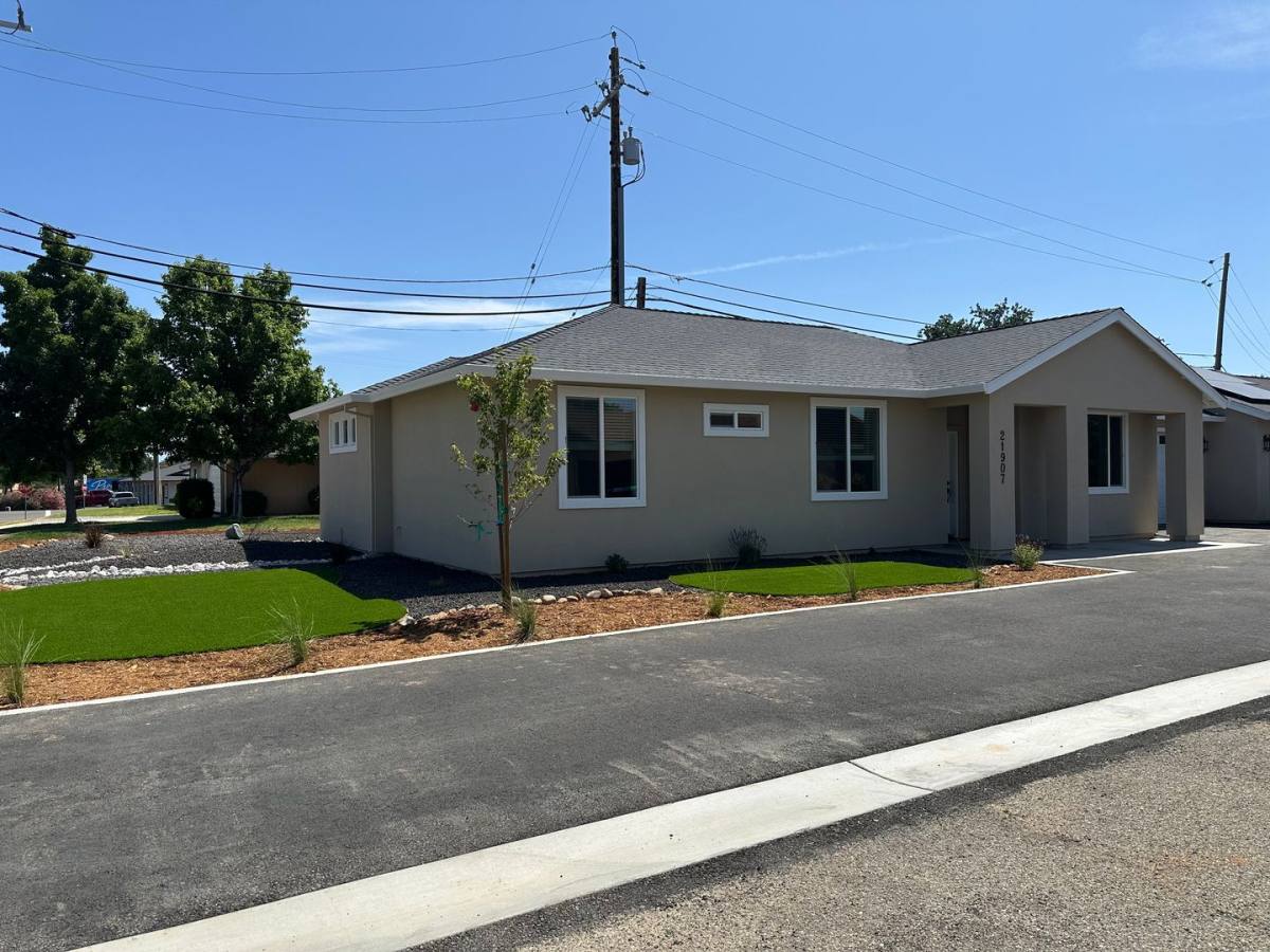 Apartment for rent at 21907 & 21909 Chimney Rock Dr, Cottonwood, CA 96022