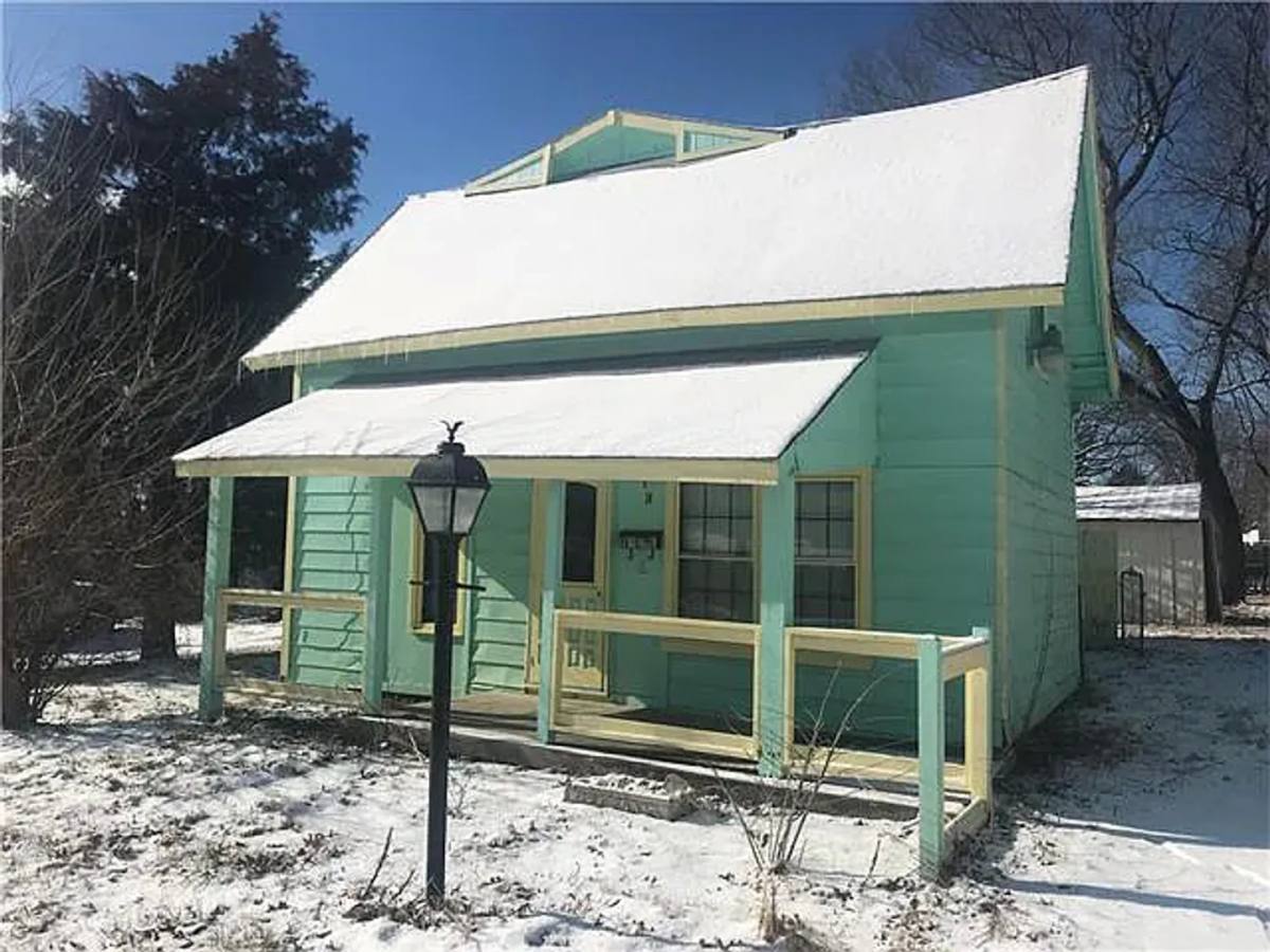 House for rent at 1610 S Osage St, Independence, MO 64055
