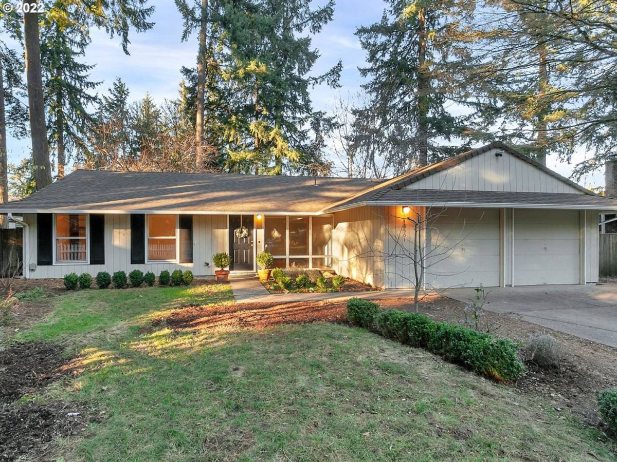 House for rent at 18561 Kristi Way, Lake Oswego, OR 97035