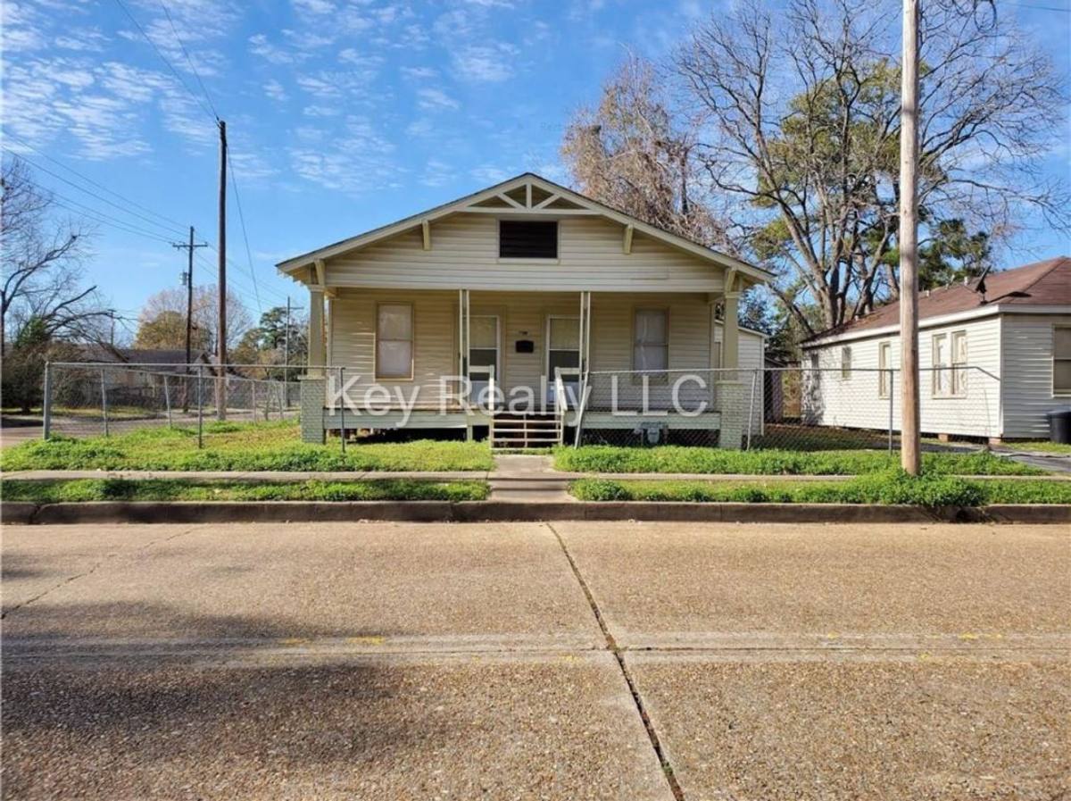 House for rent at 201 N 16th St, Alexandria, LA 71301