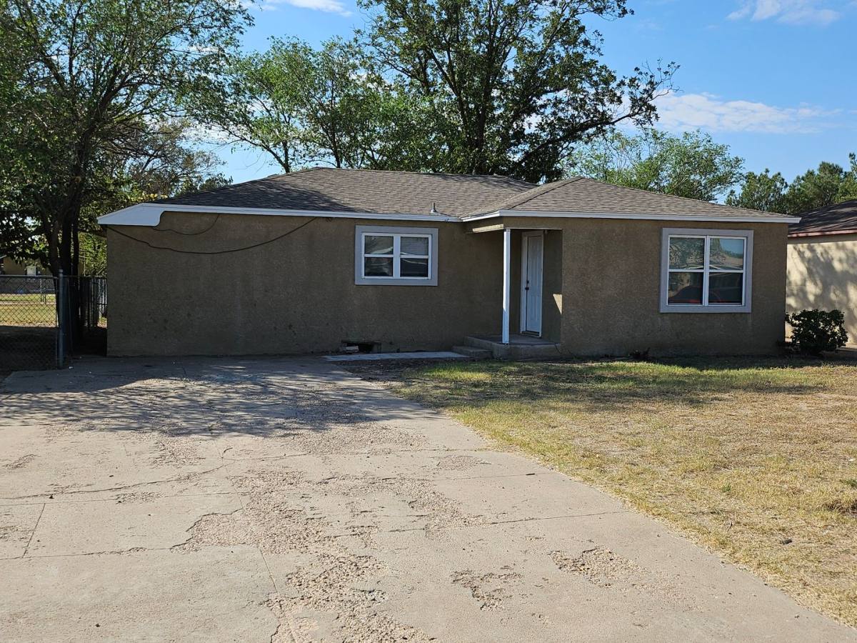 House for rent at 1014 E Amazon, Portales, NM 88130