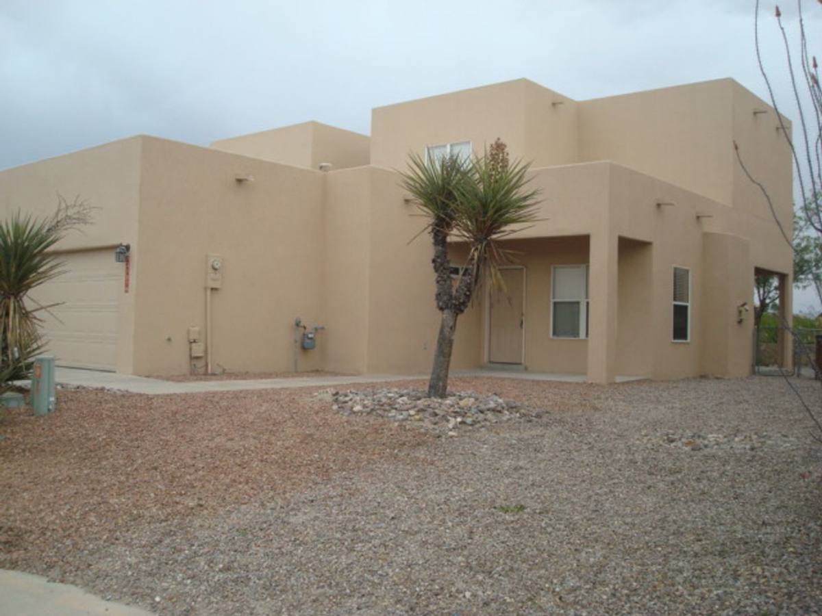 Townhouse for rent at 3187 Athenian Way, Las Cruces, NM 88011