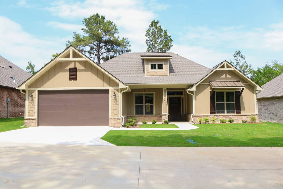 House for rent at 3915 Old Omen Rd, Tyler, TX 75707
