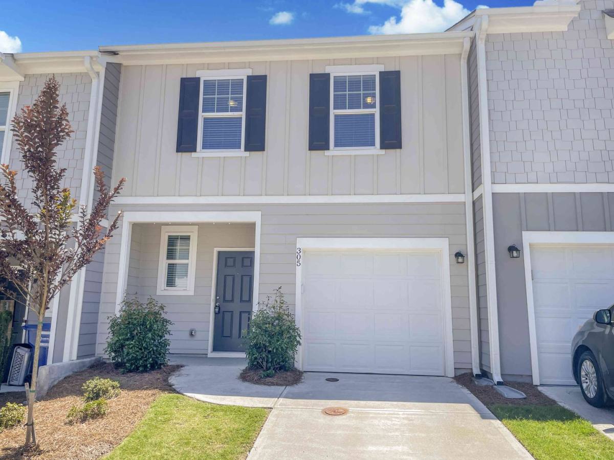Townhouse for rent at 305 Penn Station Way, Cartersville, GA 30120