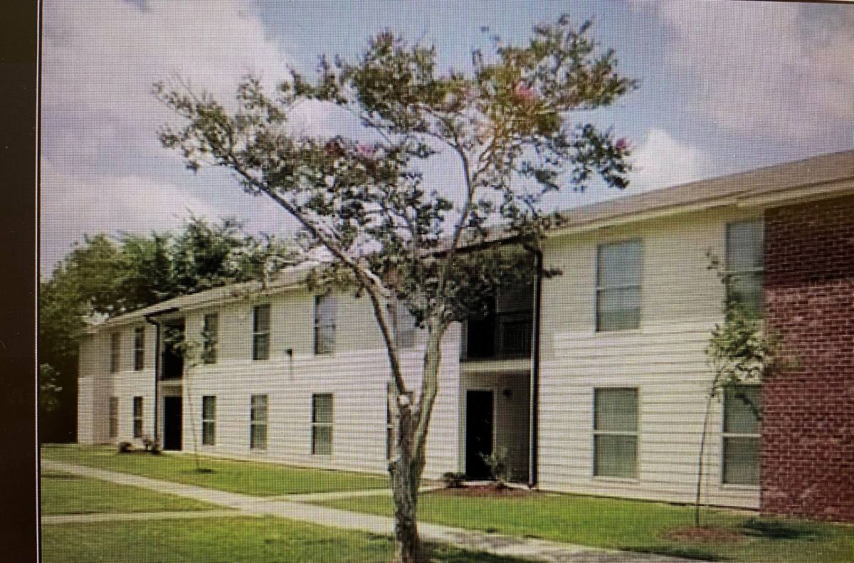 Apartment for rent at 127 E St, Lake Charles, LA 70601