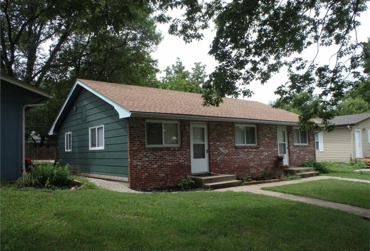Apartment for rent at 1011 Cottonwood St, Emporia, KS 66801